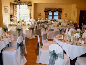 Banquet hall - The Burton Hotel and Cloud Nine (Kington)
