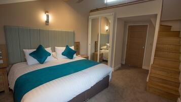 Deluxe Double Room | Hypo-allergenic bedding, individually decorated, individually furnished