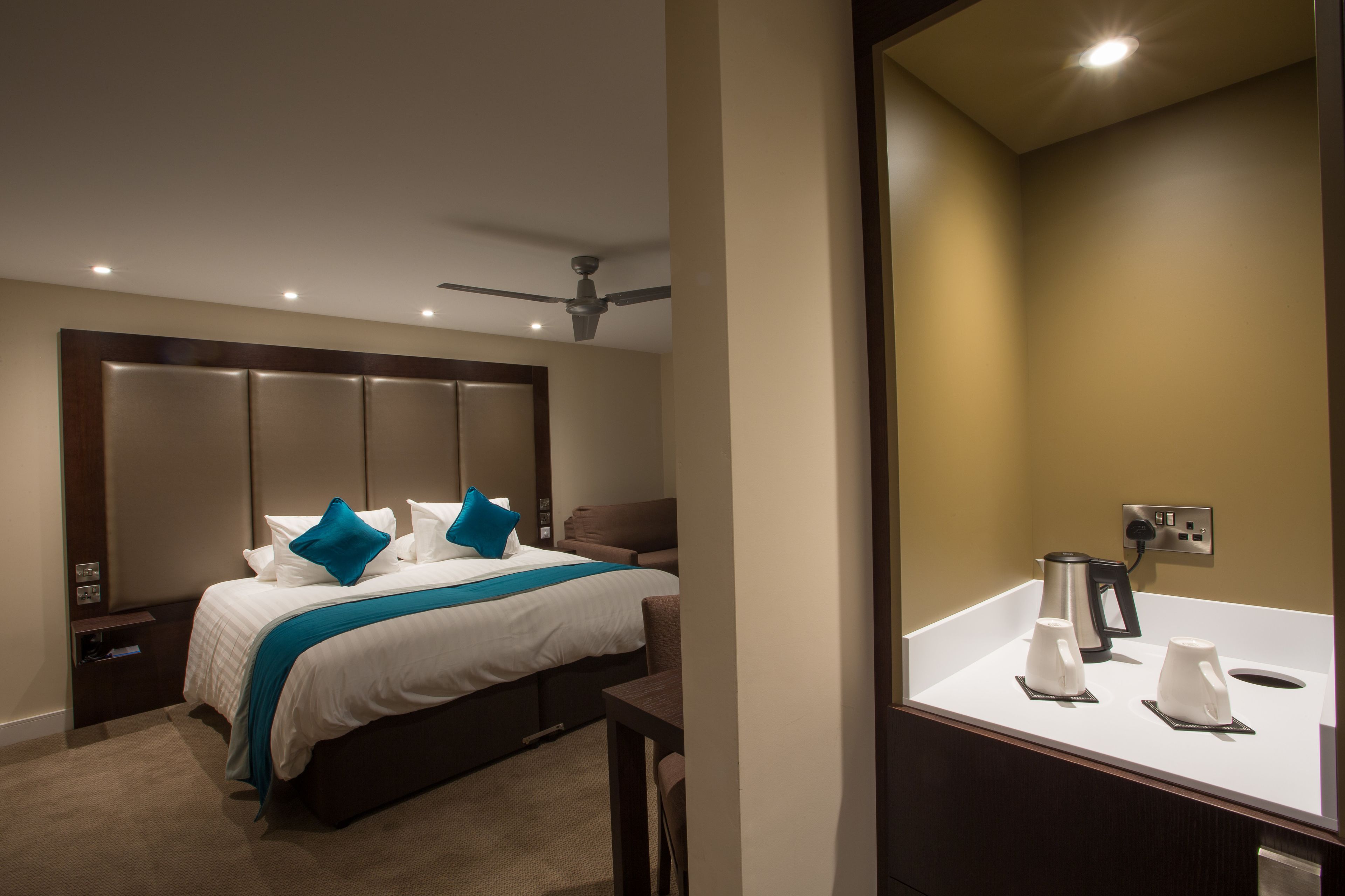 deluxe double room | hypo-allergenic bedding, individually decorated, individually furnished