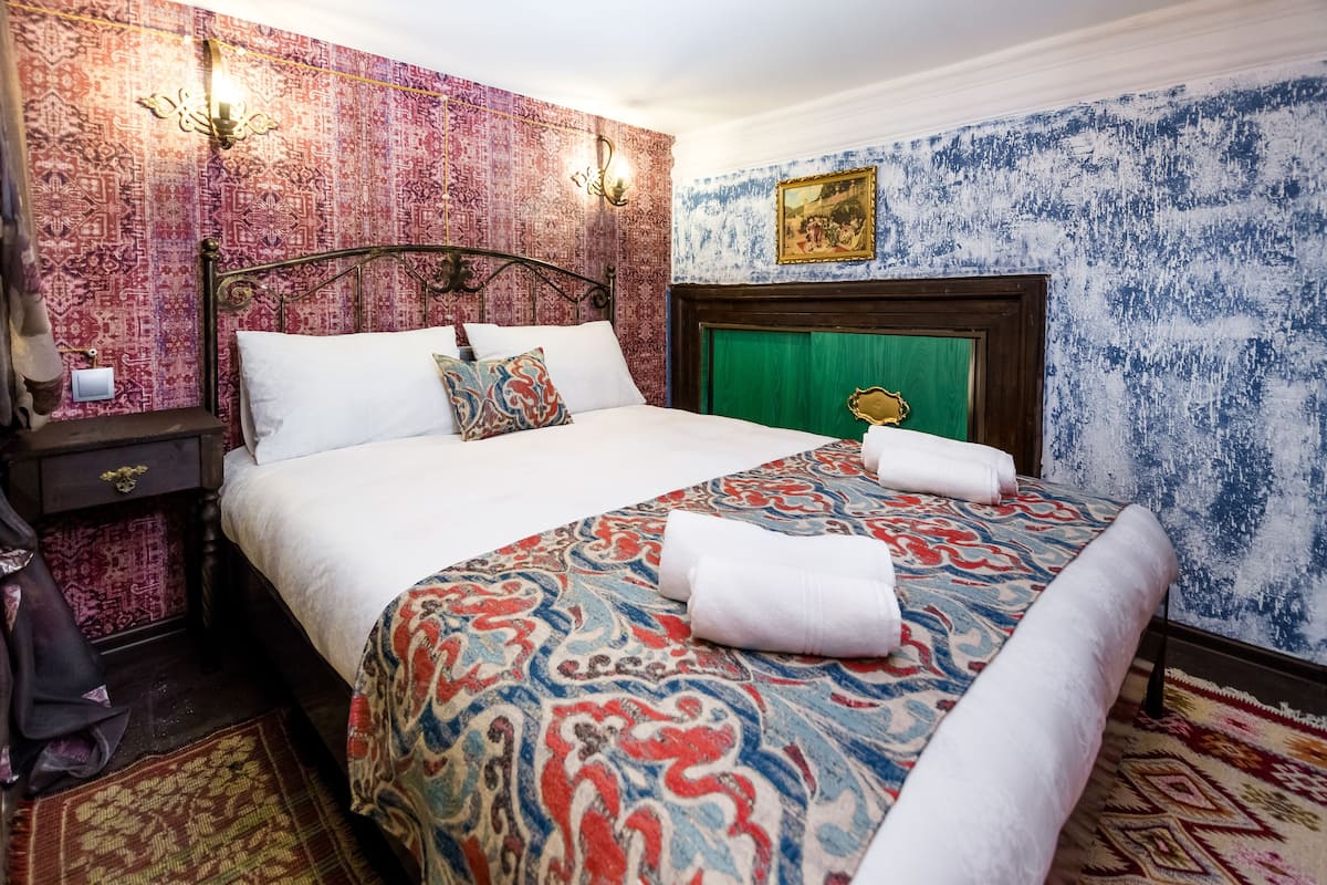 Family Room | In-room safe, desk, soundproofing, iron/ironing board (on request)