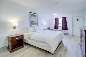 Habitación, 1 cama King size, para no fumadores | Tabla de planchar con plancha, wifi gratis y ropa de cama 