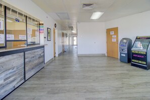 Lobby -  OYO Malden Airport Inn (Malden)