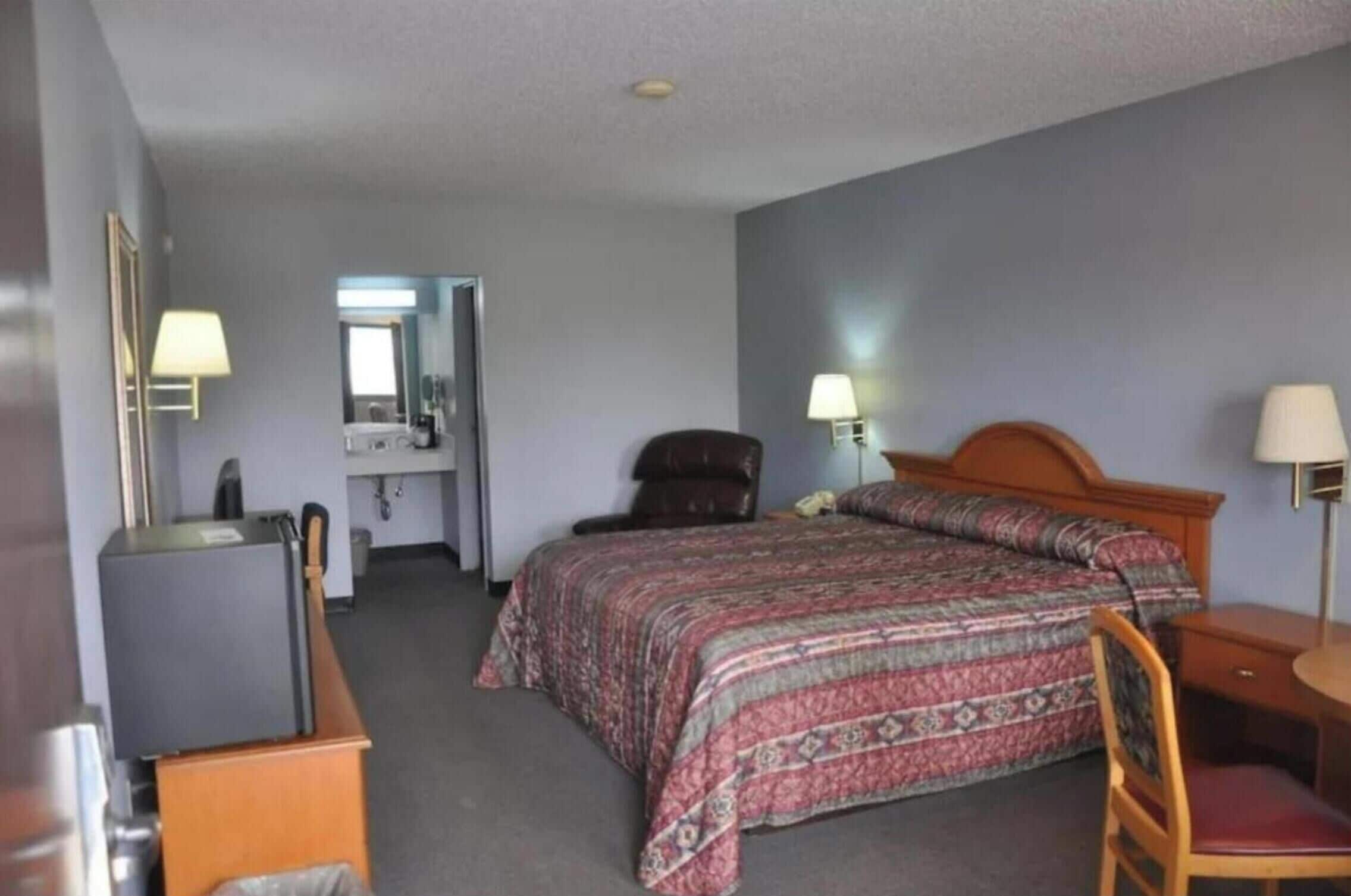 Habitación, 1 cama King size, para no fumadores | Tabla de planchar con plancha, wifi gratis y ropa de cama 