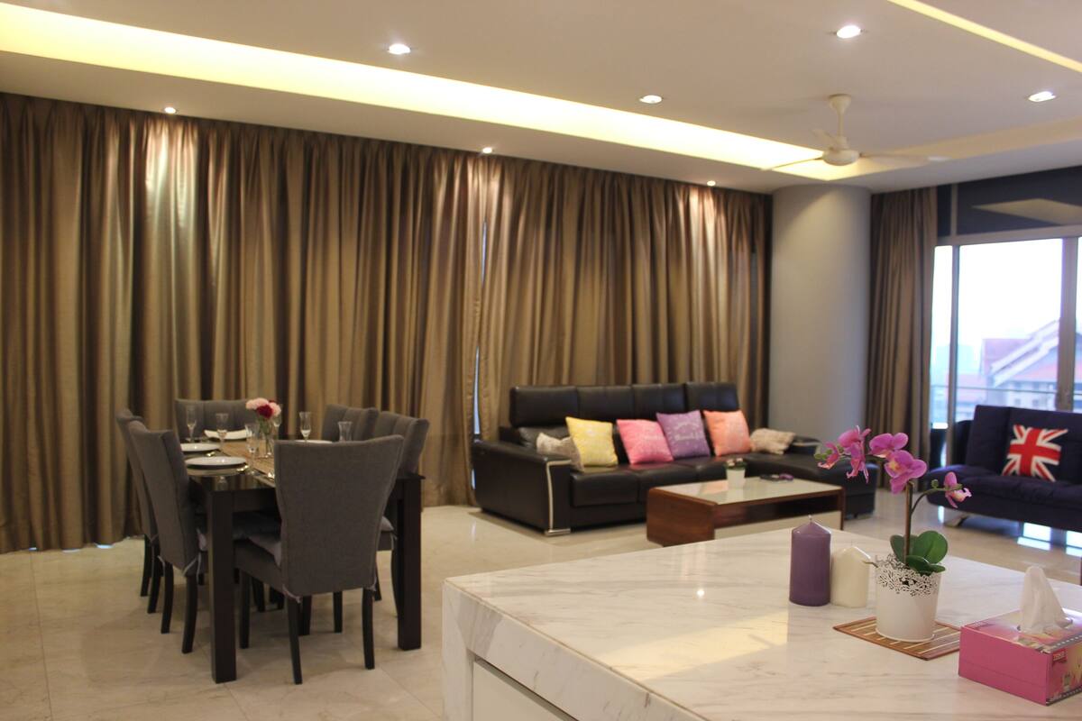 Premium Condo, 3 Bedrooms, Bathtub, City View