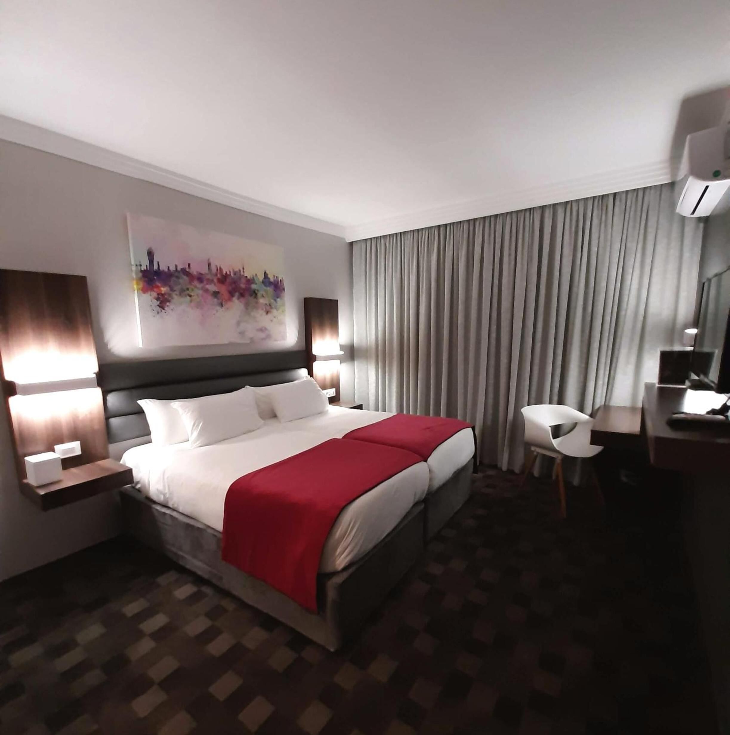 1 bedroom, premium bedding, minibar, desk