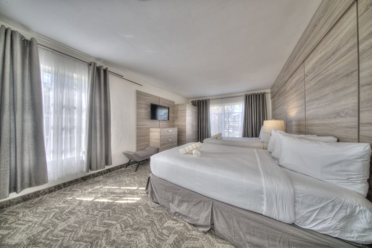 1 bedroom, in-room safe, desk, soundproofing