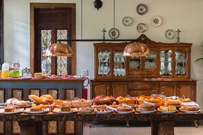 Desayuno buffet incluido todos los días 