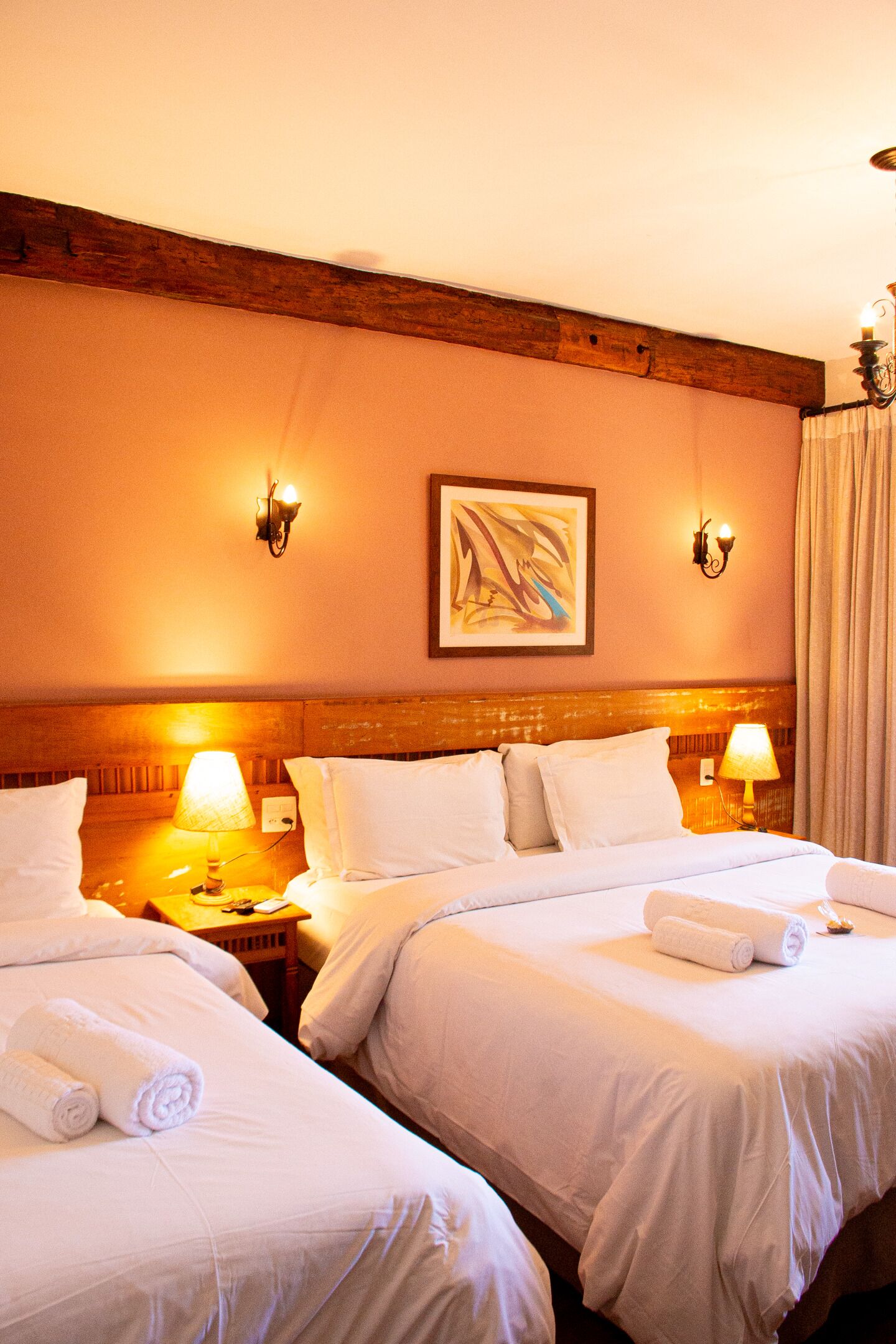 Deluxe Triple Room | Minibar, in-room safe, desk, soundproofing