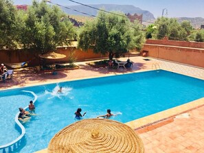 Una piscina cubierta