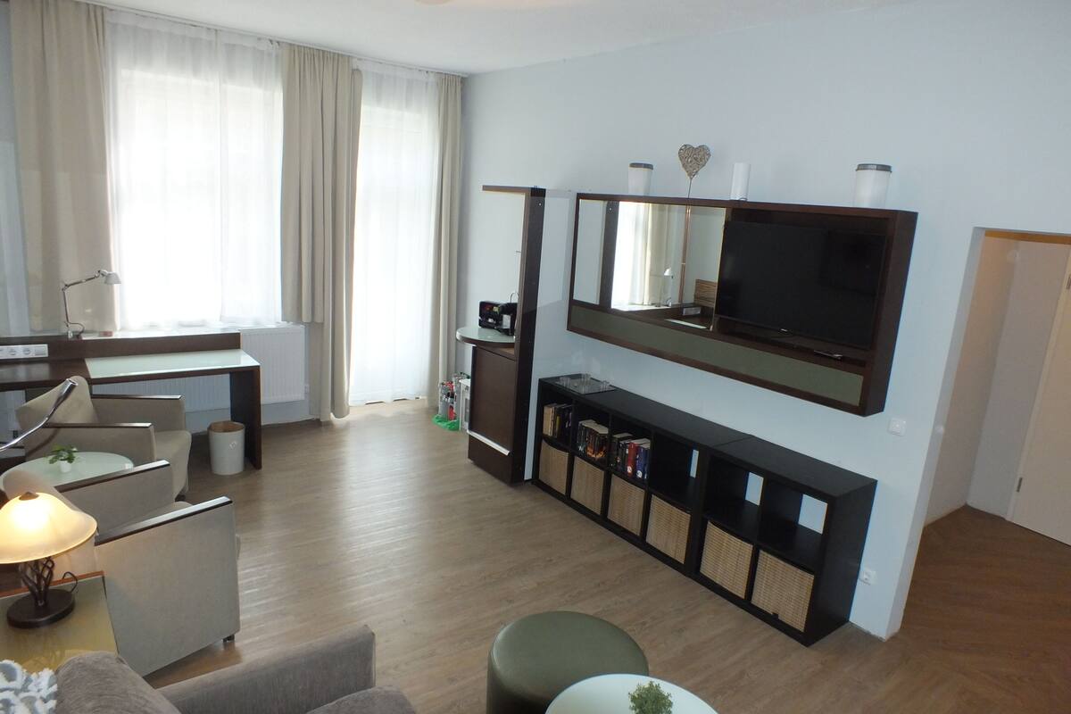 Suite | 4 bedrooms, soundproofing, iron/ironing board, travel cot