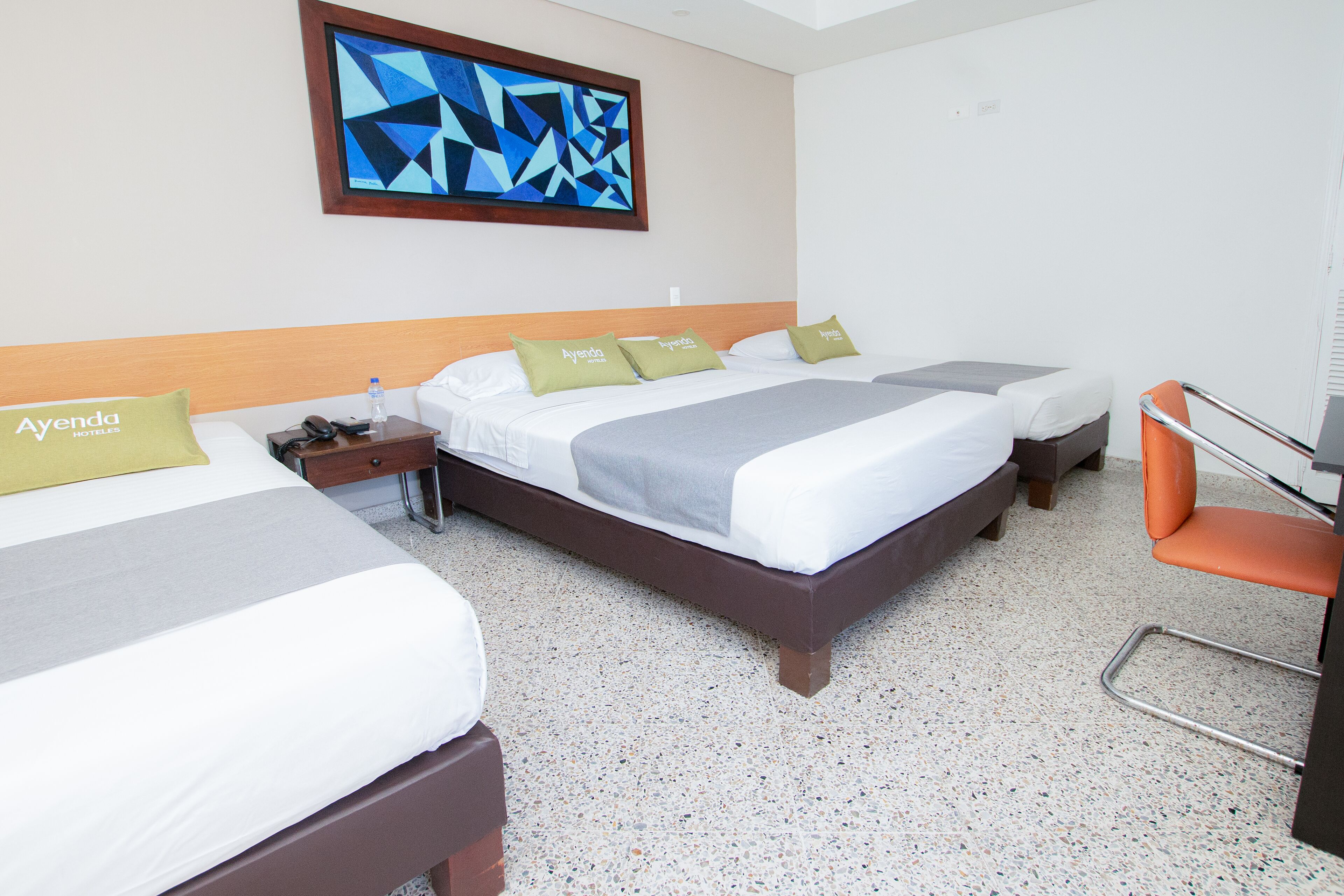 quadruple room | free wifi, bed sheets