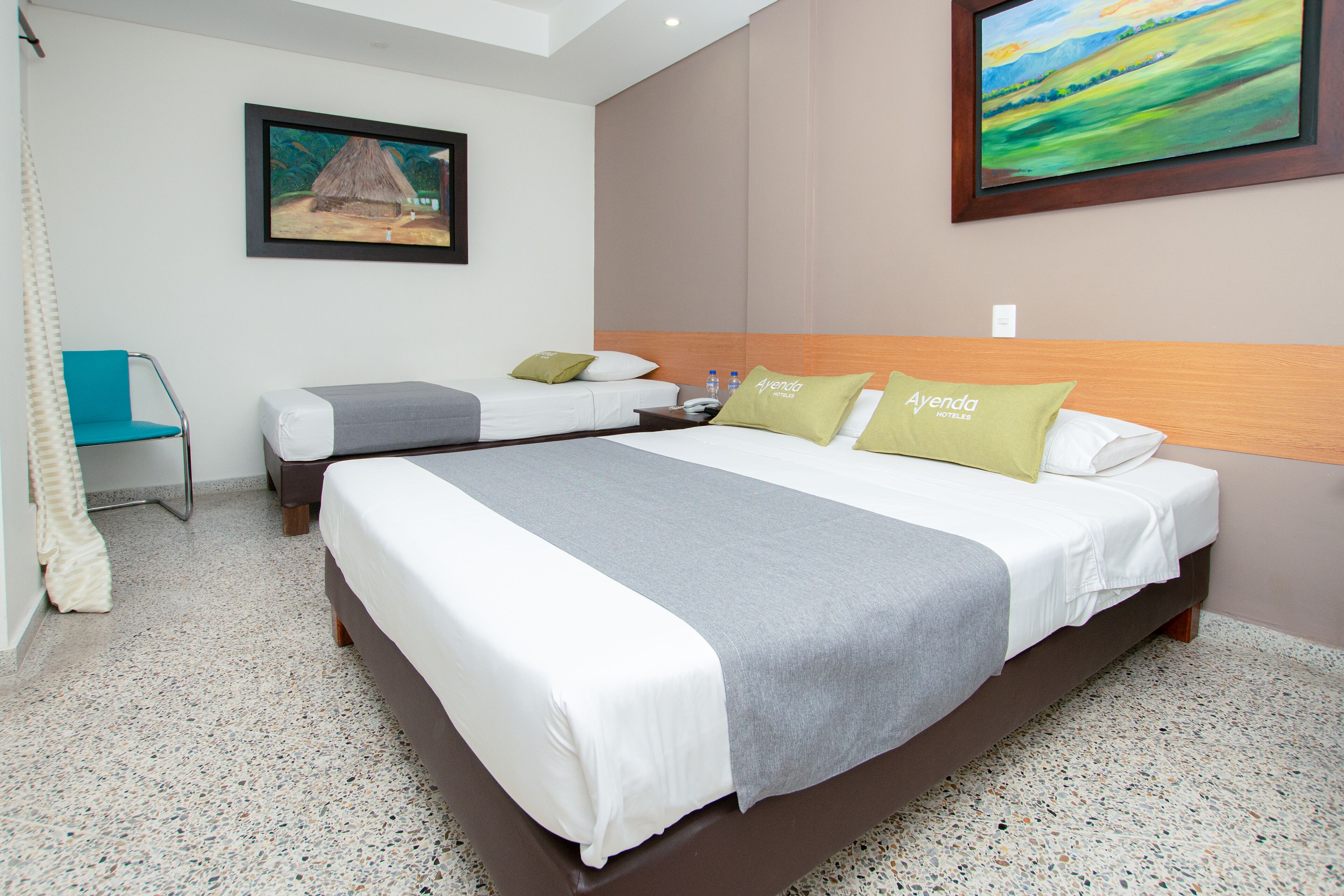 triple room | free wifi, bed sheets