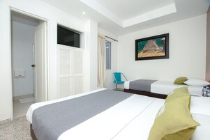 Triple Room | Free WiFi, bed sheets
