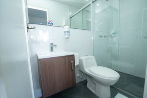 淋浴设施、免费洗浴用品、毛巾