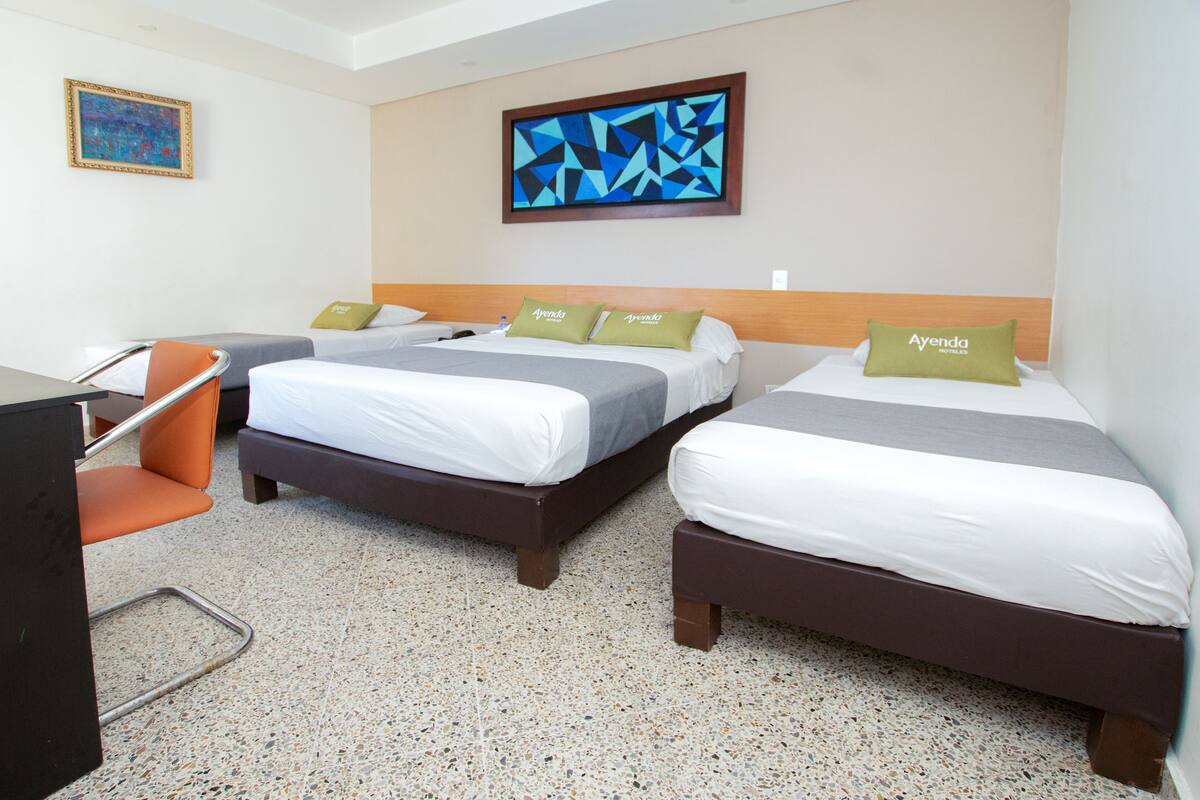 quadruple room | free wifi, bed sheets