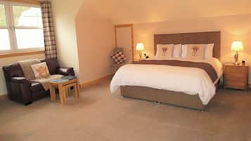 Double Room, Lake View | Desk, blackout drapes, free WiFi, bed sheets