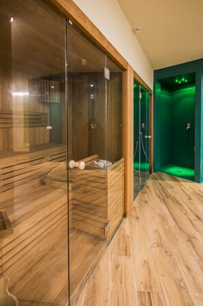 Couples treatment rooms, Turkish bath, body treatments, aromatherapy