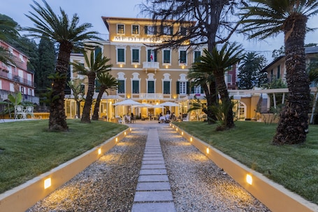 Property grounds. Mediterraneo Emotional Hotel & SPA