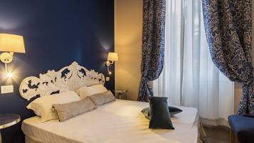 Daunenbettdecken, Minibar, Zimmersafe, individuell eingerichtet