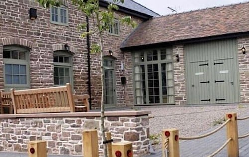 England's Gate and Coachhouse