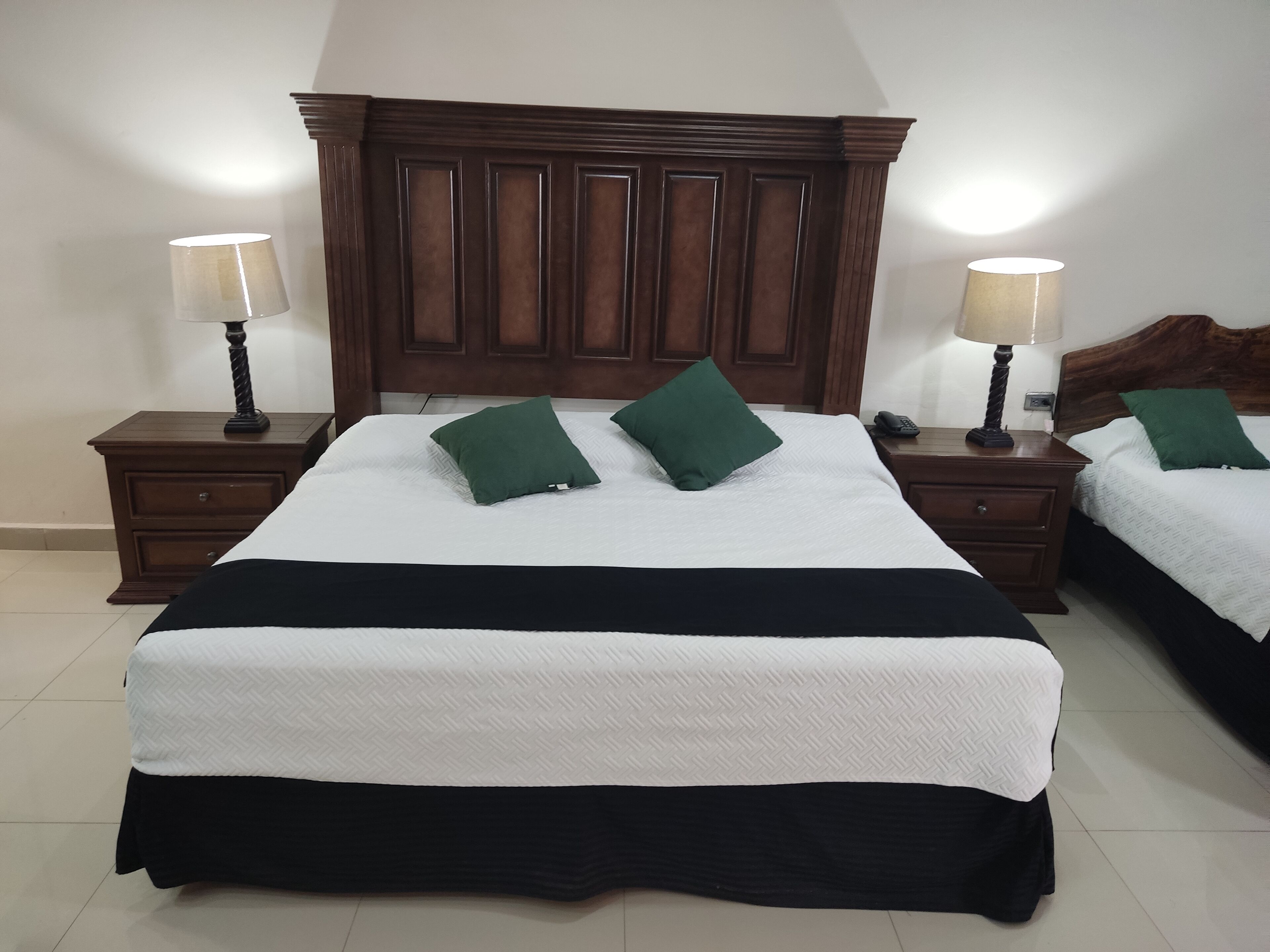 deluxe room | 1 bedroom, desk, iron/ironing board, free wifi