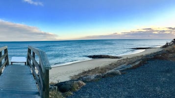 Una playa cerca