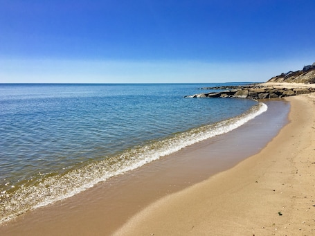 Beach. Kingfisher Oceanside