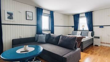 Triple Room | Individually decorated, individually furnished, blackout drapes