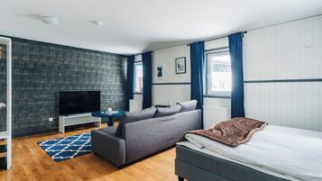 Driepersoonskamer | Individueel gedecoreerd, individueel gemeubileerd