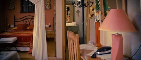 In-room safe, desk, soundproofing, free WiFi