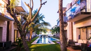 Kolam renang outdoor
