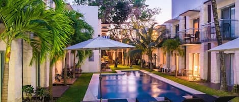 Classic Loft, 3 Bedrooms | Living area