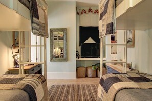 3 dormitorios, tabla de planchar con plancha, Internet y ropa de cama