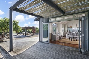 House, 2 Bedrooms | Terrace/patio - Dry Paddocks Country Retreat (Glasnevin)