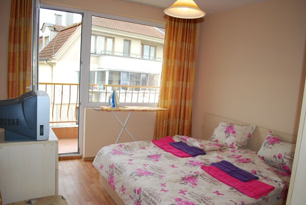 1 Schlafzimmer, Bügeleisen/Bügelbrett, kostenloses WLAN, Bettwäsche