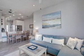 Smart-TV, DVD-spiller, bøker og filmbibliotek