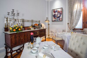 Desayuno buffet incluido todos los días 