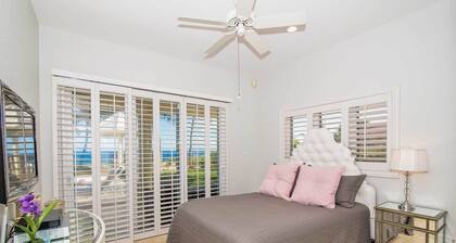 On The Rocks: Gated Beach Estate w/ Pool & Protected White Sandy Beach Nearby