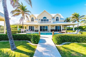 Exterior - On The Rocks: Gated Beach Estate w/ Pool & Protected White Sandy Beach Nearby (Savannah)