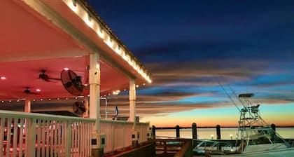 Amelia Island newly renovated with PRIVATE POOL, SPA, GOLF CART, BIKES,and more!