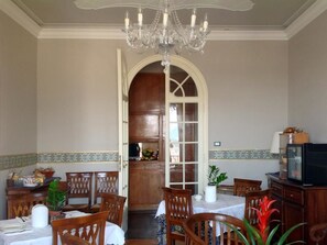 Petit déjeuner buffet compris tous les jours