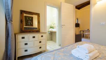 2 Schlafzimmer, Bügeleisen/Bügelbrett, Bettwäsche