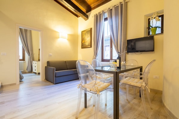 Dining - Giotto Elegant apartment in via dei Calzaiuoli by Mmega (Florence)