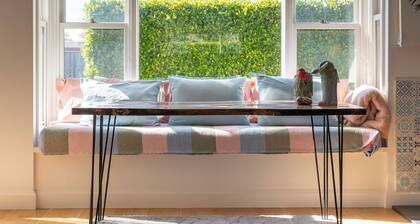 Pelicans Luxury Apartment mit Wasserblick für 2 im Hafen von Queenscliff.