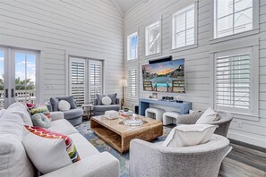 Smart-TV, DVD-Player, Bücher, Videothek