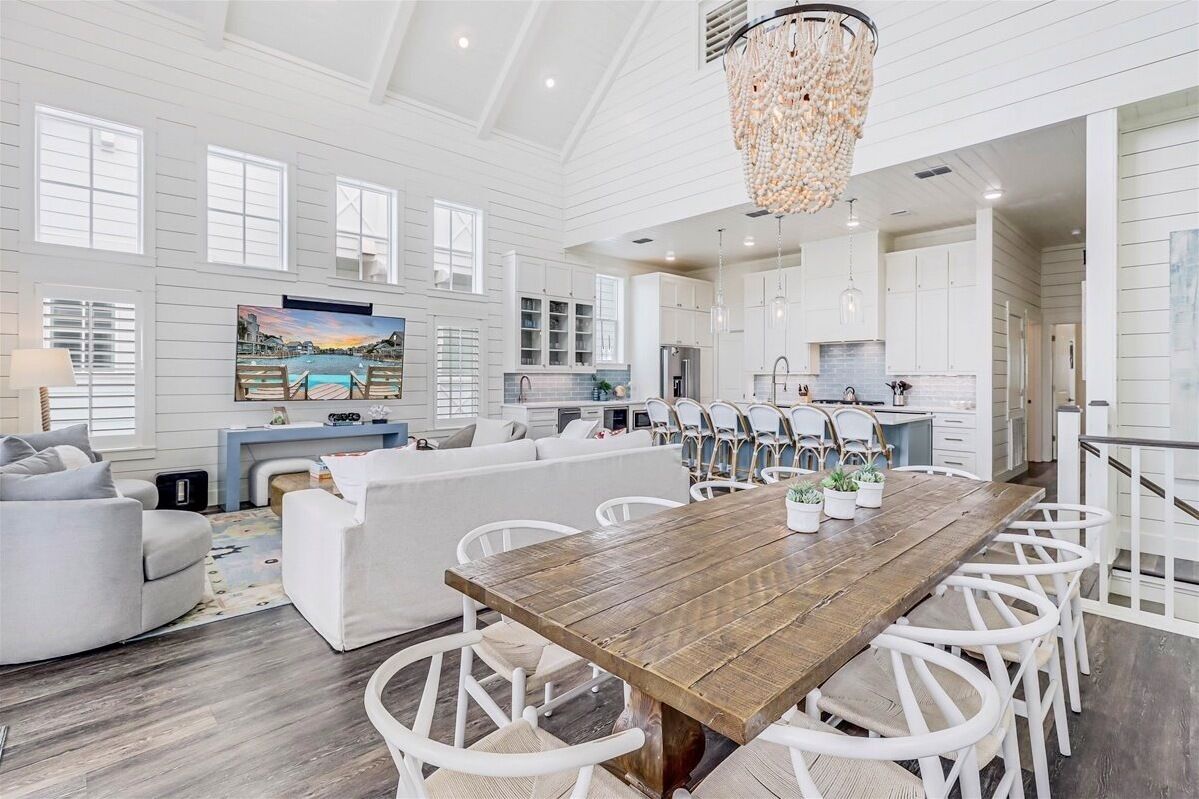 Gulf Views, Designer Interiors & Resort-Like Amenities @ Cinnamon Shore Home
