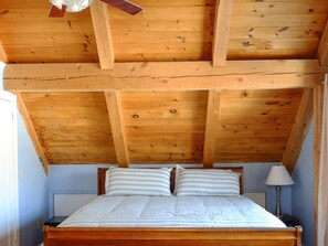 3 habitaciones, tabla de planchar con plancha y cuna de viaje 