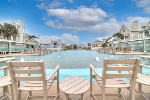 Designer Beach Condo w/ Bonus Beach Gear & Amenity Access@Cinnamon Shore