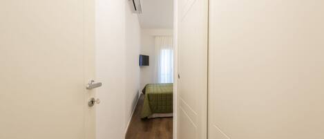 4 slaapkamers, een strijkplank/strijkijzer, wifi, beddengoed