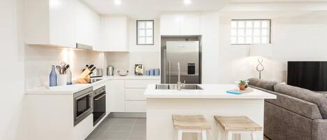 Fridge, microwave, oven, stovetop